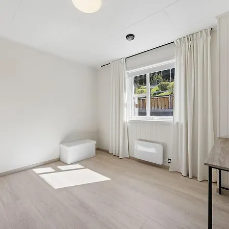 Lägenhet Modern Terraced House With Fjord View Centrally Located In