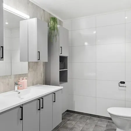 Lägenhet Modern Terraced House With Fjord View Centrally Located In