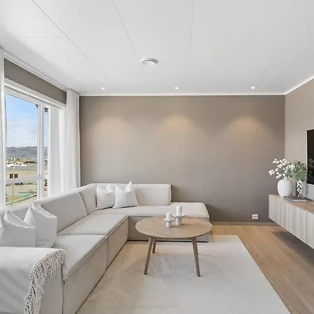 Lägenhet Modern Terraced House With Fjord View Centrally Located In